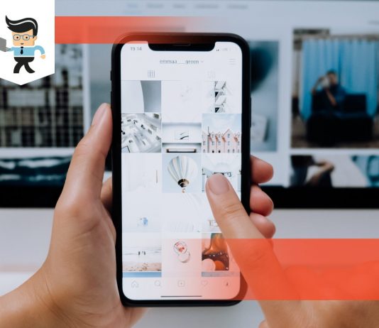 get rid of the grey bar at the bottom of an iPhone
